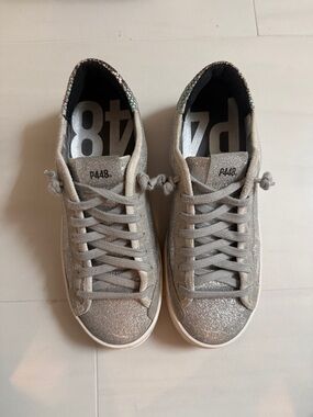 P448 Women's Silver Glitter Low-Top Sneakers with Beaded Heel Trim